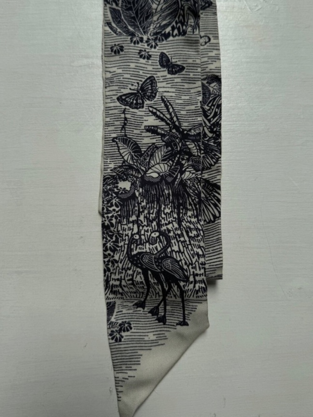 Dior Black & Ivory Silk Mitzah Skinny Scarf - Picture 5 of 9